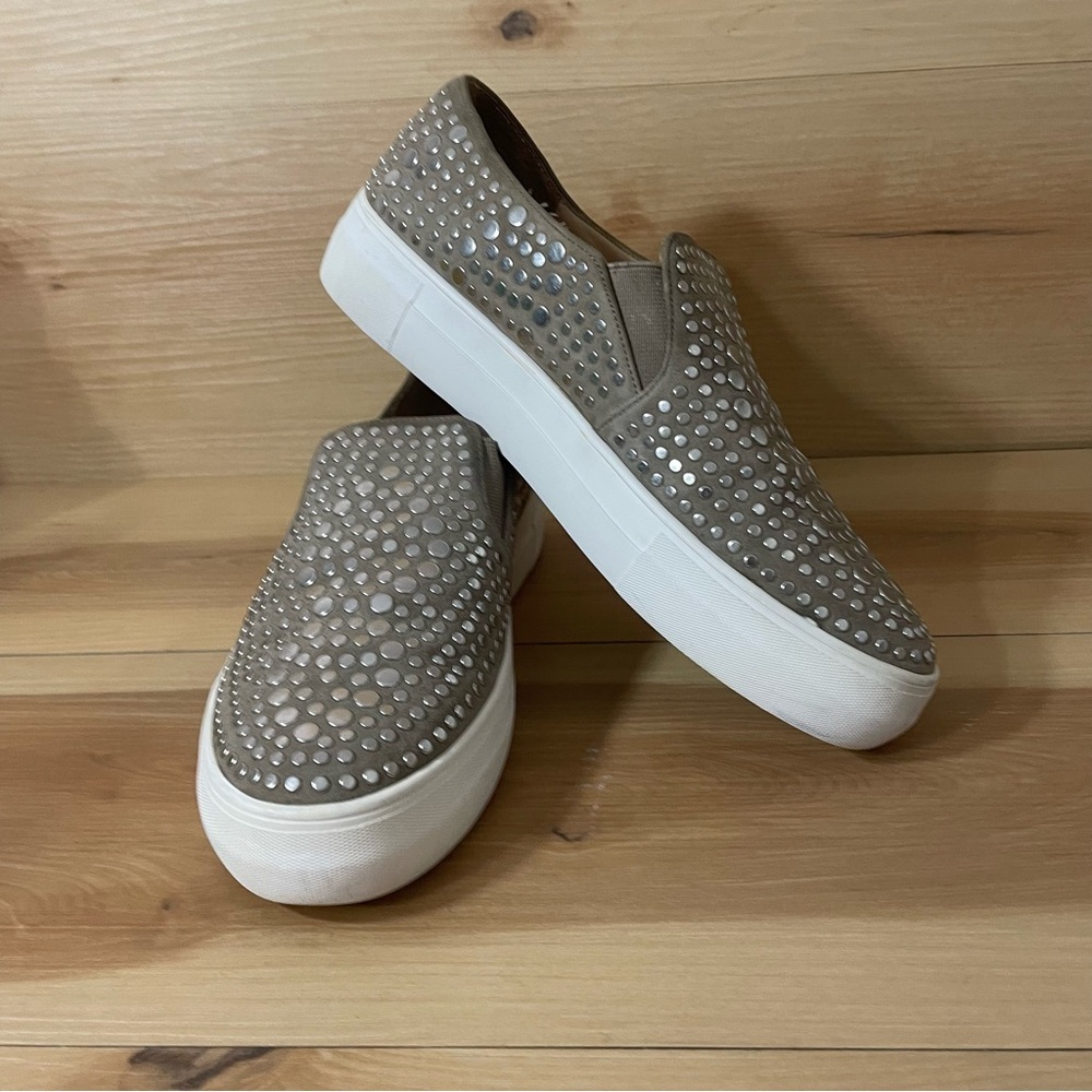 Vince Camuto Kindra Slip-On Sneakers Women’s 8M Beige Studded Flats Casual - Picture 6 of 14